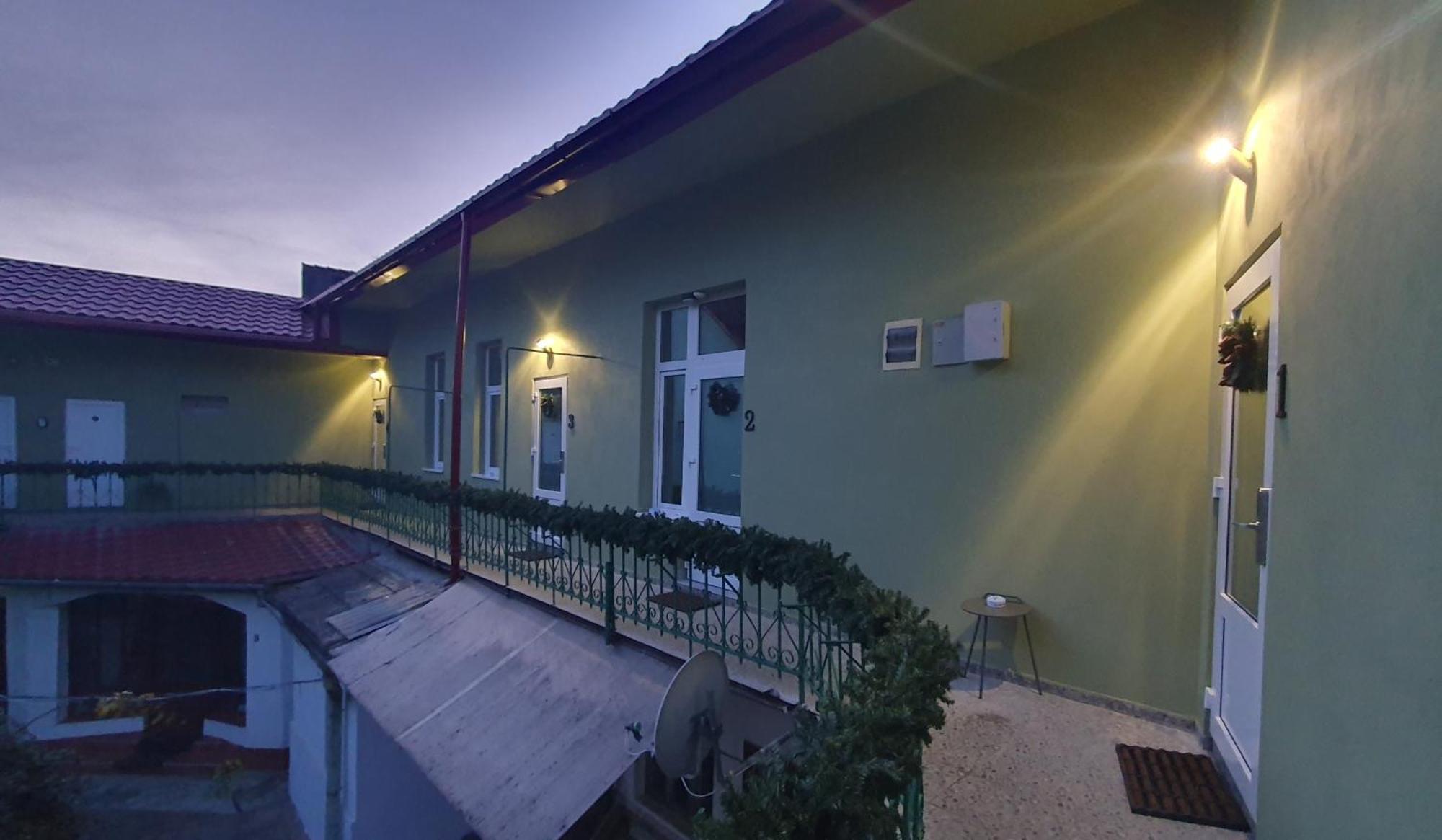 Casa Basarab Brasov Hotel Bagian luar foto